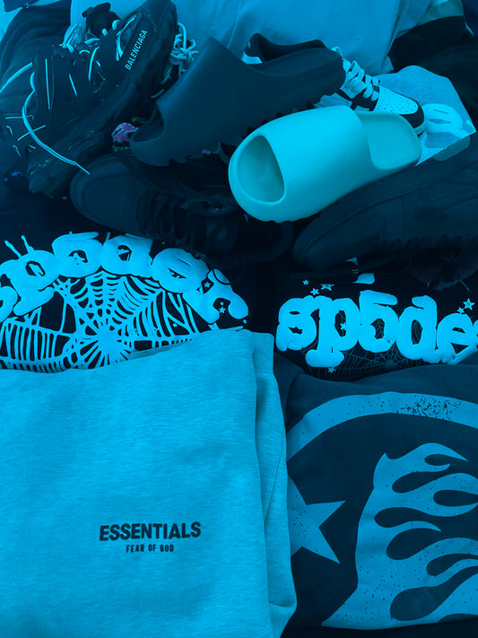 Randomized Clothing Bundle